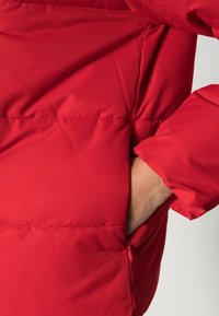 ONLY Chaqueta de invierno - red