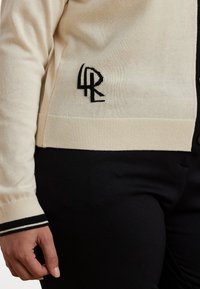 Lauren Ralph Lauren Woman TWO-TONE COTTON-BLEND CARDIGAN - Chaqueta de punto - mascarpone cream/black