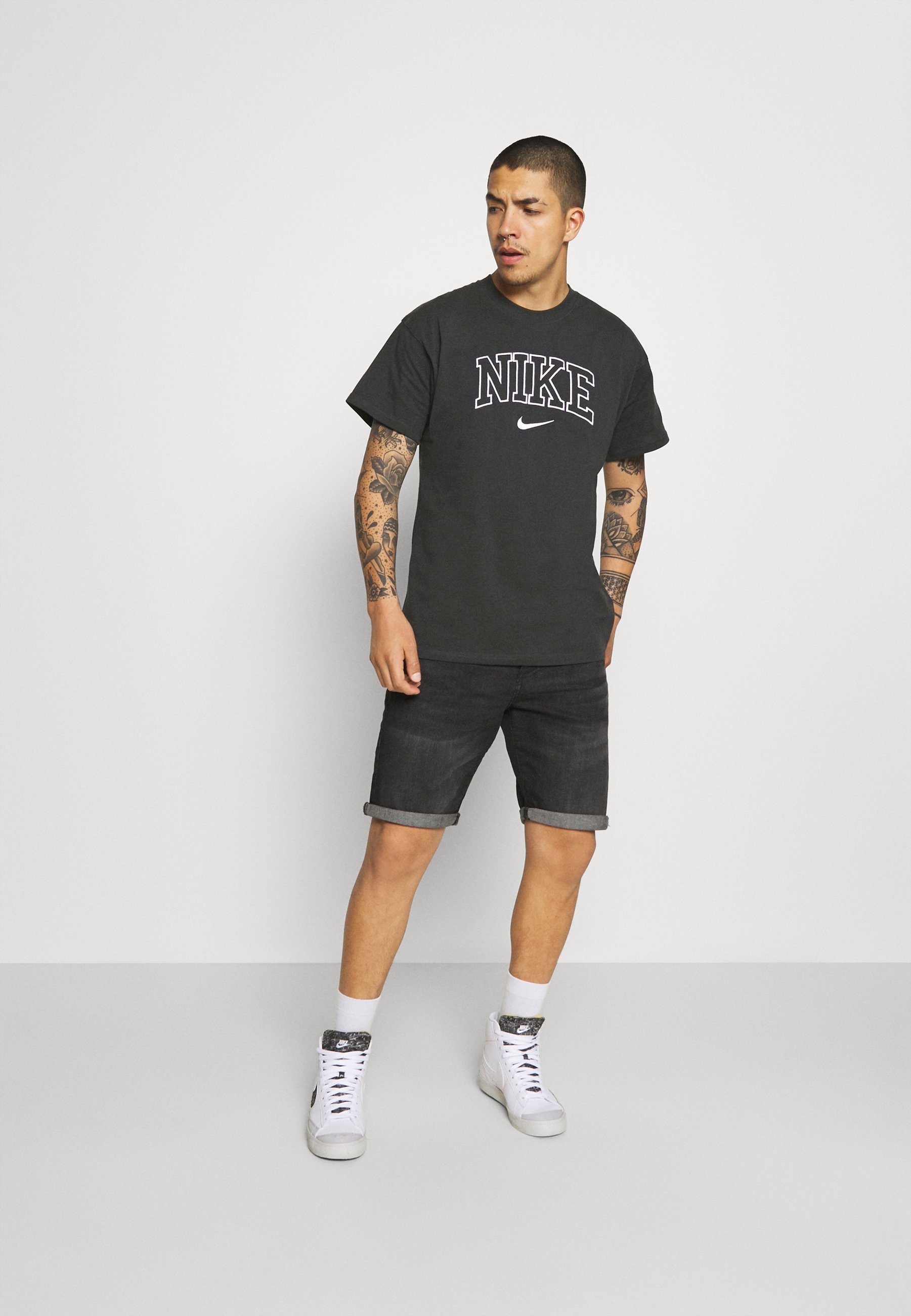 camiseta retro nike