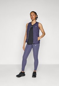 ASICS NAGINO RUN PADDED GILET - Weste - indigo fog