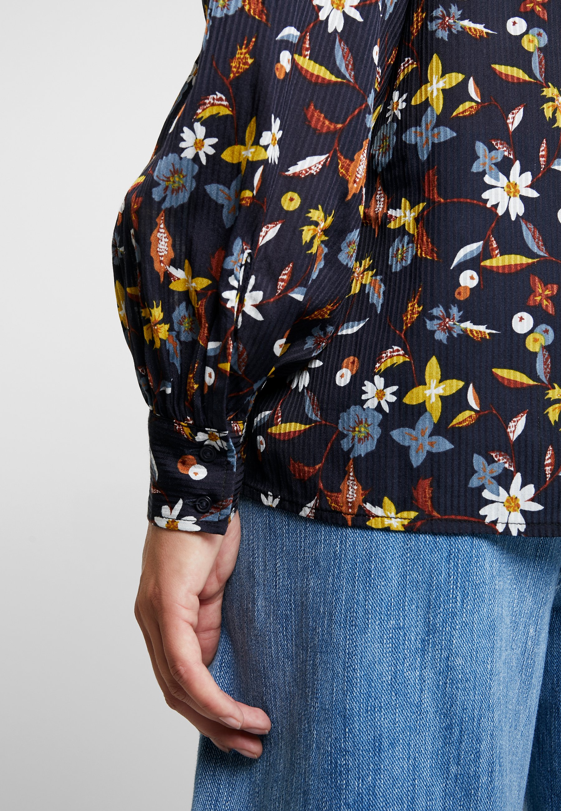 Part Two TALA Skjorte berry flowerdark blue. Zalando.no Part Two TALA Skjorte berry flowerdark blue. Zalando.no