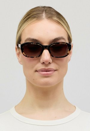 Kapten & Son, KAPTEN & SON SONNENBRILLE COMO - Sonnenbrille - crystal tortoise brown