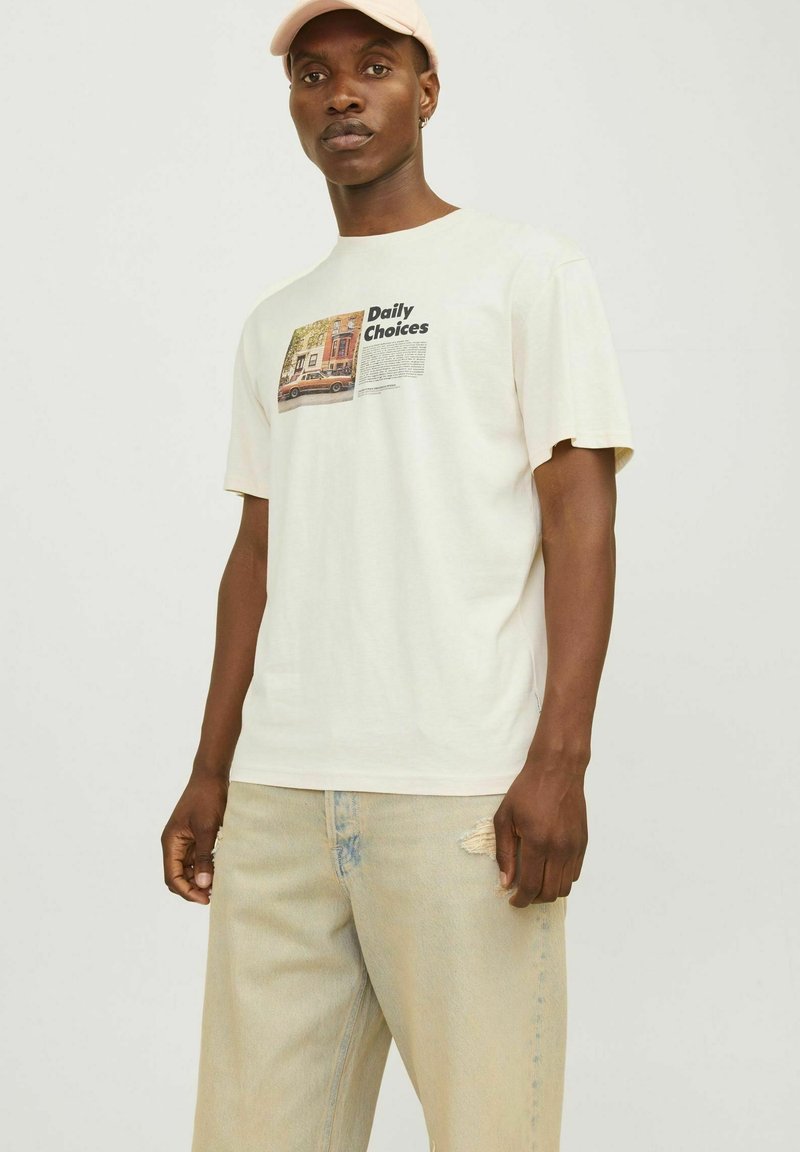 Jack & Jones FOTODRUCK RUNDHALS - Trükipildiga T-särk - buttercream