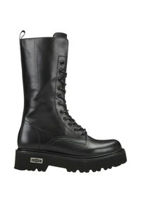 Stivali in pelle nera al ginocchio con lacci frontali, suola in gomma spessa e un cappio a strappo sulla parte superiore. Caratterizzati da accenti metallici con marchio.