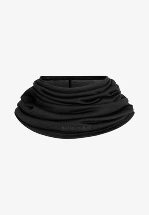 Czarny komin wykonany z miękkiego materiału, z marszczonym wzorem i gładką teksturą, z detalem logo. Odpowiedni do różnych aktywności.