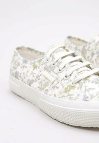 Superga FLORAR PRINT - Zapatillas - white