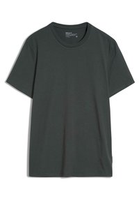 Unselected, dark pine