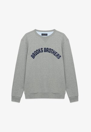 Felpa girocollo grigio chiaro con maniche lunghe e la scritta "BROOKS BROTHERS" in blu navy stampata ad arco sul petto.
