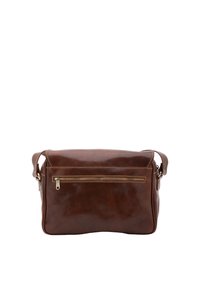 Borsa messenger in pelle marrone con forma strutturata, dotata di tasca frontale con zip, tracolla regolabile e dettagli di cucitura a contrasto.