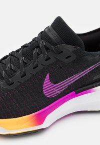 Nike Performance ZOOMX INVINCIBLE FK 3 - Apavi skriešanai pa asfaltu - black/hyper violet/laser orange/coconut milk/anthracite/metallic black
