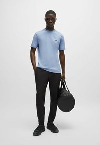 BOSS TEE - Jednoduché tričko - open blue thirtyeight