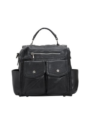 Borsa in pelle nera con due tasche frontali, manico superiore e chiusura con zip. Caratterizzata da accessori in argento e una finitura testurizzata.