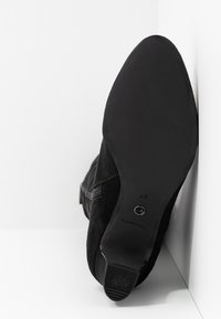 Tamaris Stivali con i lacci - black