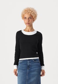 ONLY Petite ONLRYLEIGHT LIFE - Tops ar garām piedurknēm - black/bright white