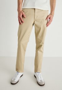 DOCKERS ORIGINAL SLIM - Chinos - safari