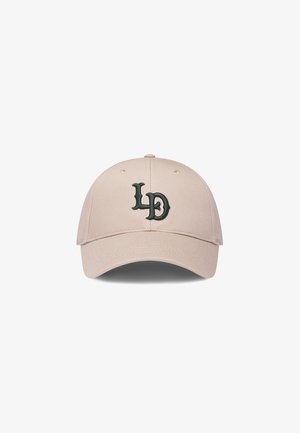 Beige Baseballcap aus Stoff mit gebogenem Schirm. Auf der Vorderseite befindet sich ein gesticktes dunkelgrünes Logo "LB".