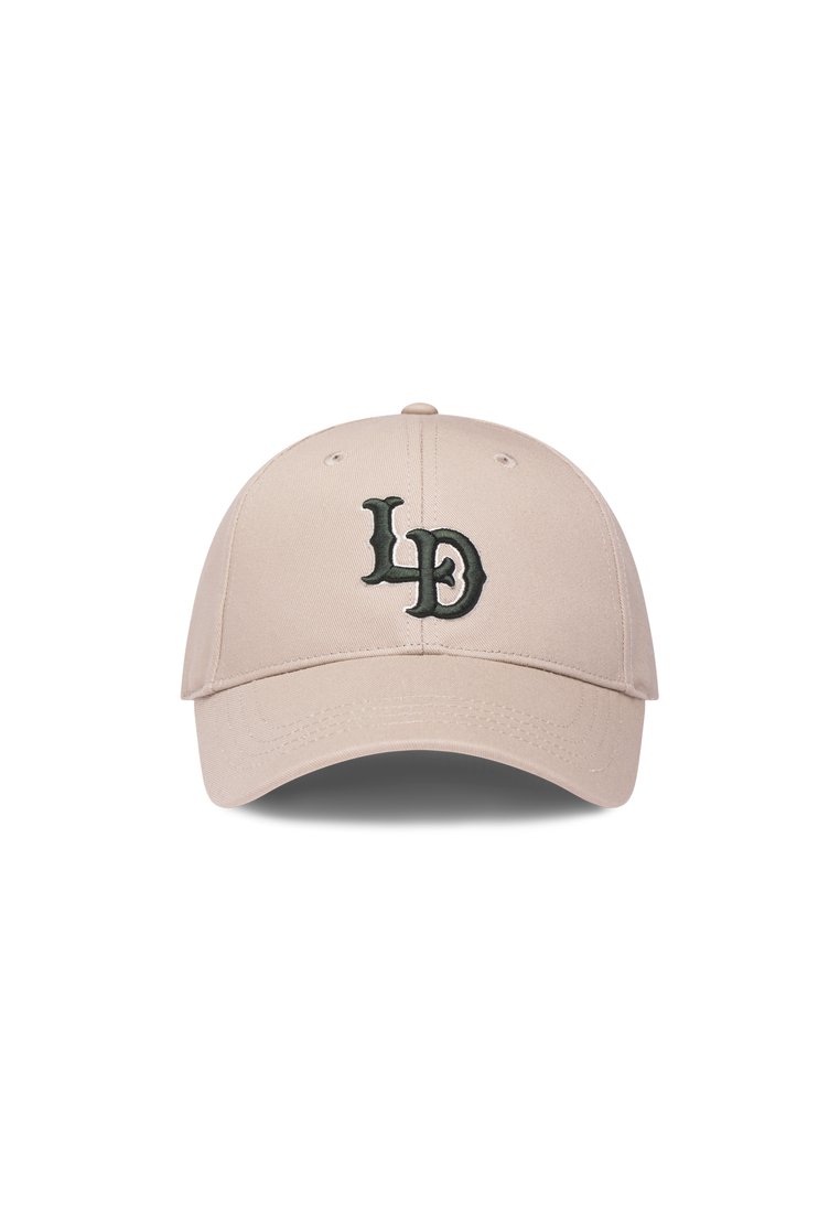 Beige színű baseball sapka, amely szövetből készült és ívelt kávája van. Az elülső részén egy sötétzöld "LB" hímezett logó található.