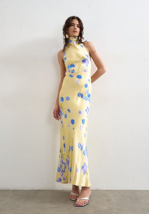 Topshop, TSVINA HALTER NECK MIDI DRESS WVN - Дълга рокля - buttercream