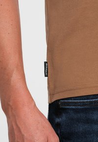 Ombre T-shirts basic - brown