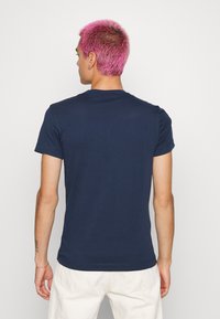Calvin Klein Jeans MICRO BRANDING ESSENTIAL TEE - T-shirt básica - black iris