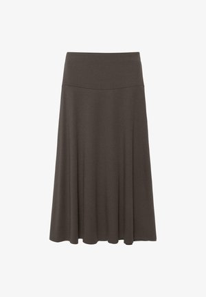 Tmavohnedá sukňa do kolien v štýle áčkového strihu s širokým pásom, hladkým materiálom a jemným rozšírením pri leme.