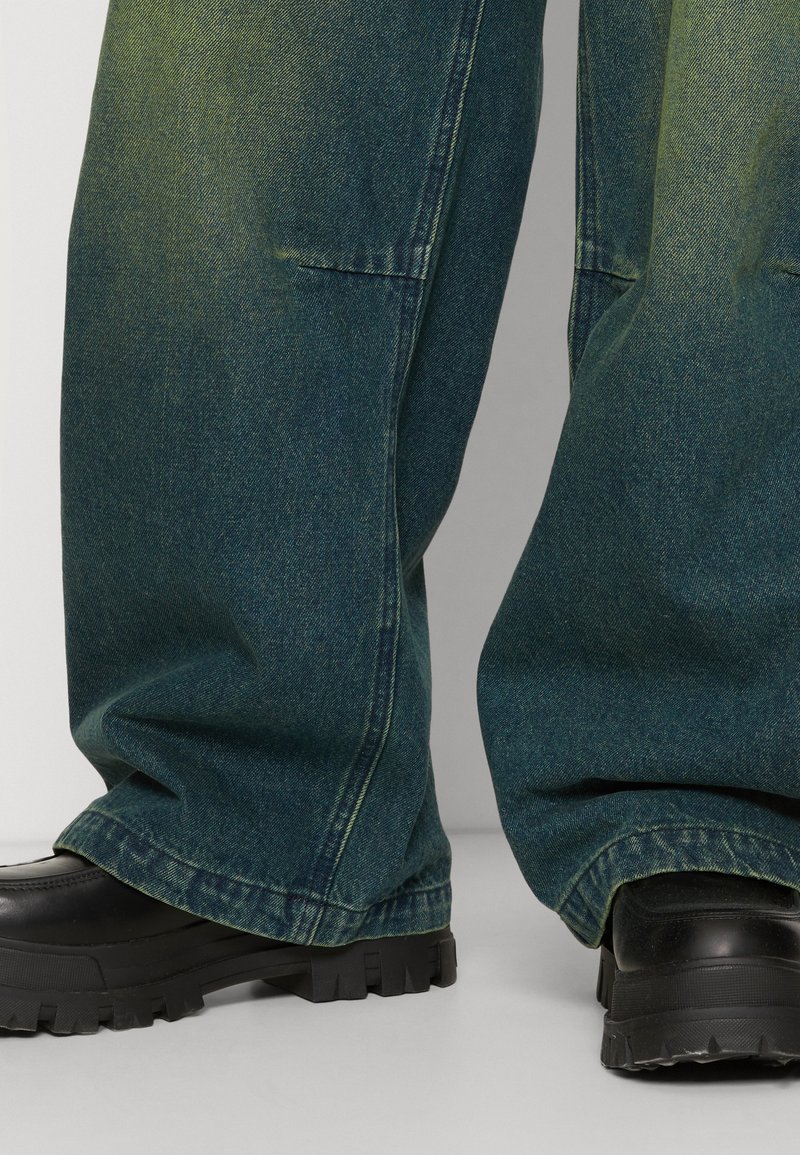 Jaded London SANDBLAST COLOSSUS BAGGY FIT - Jeans Relaxed Fit 
