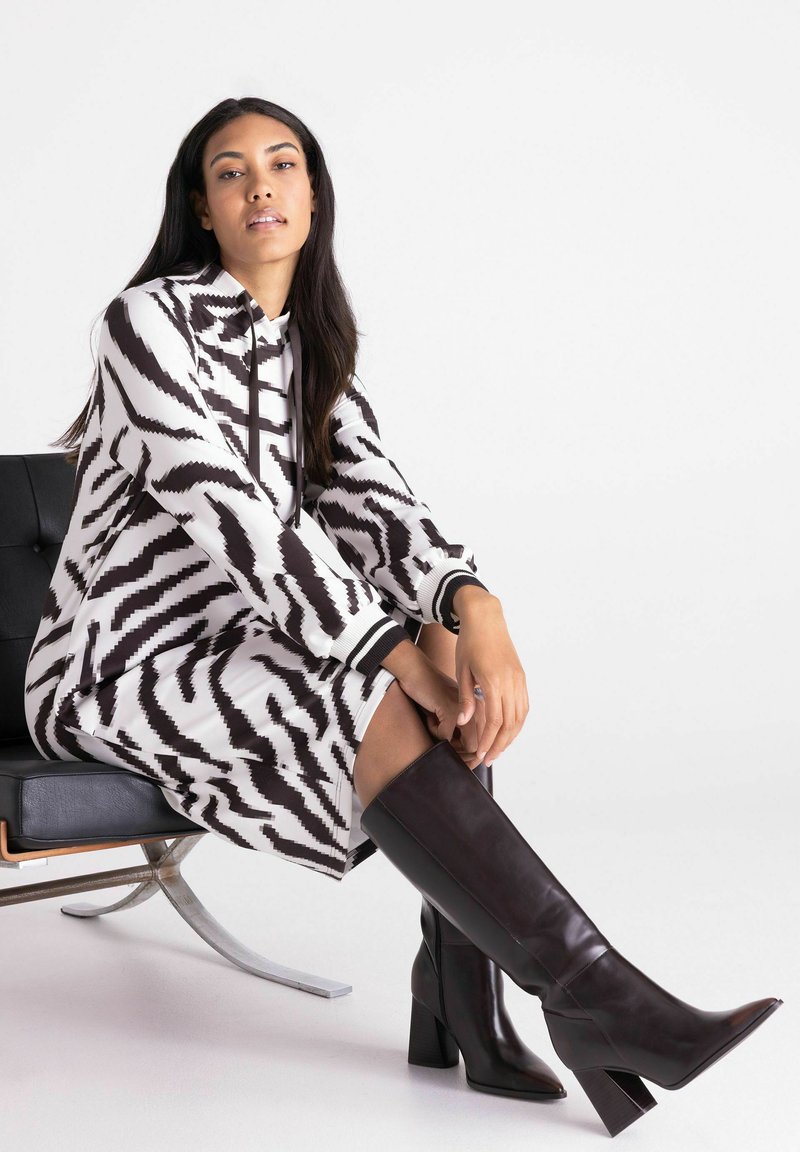 TUZZI DAMEN - Jersey dress - ivory dark chocolate/white