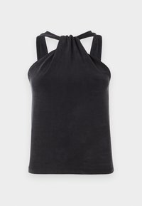 Crni halter top od glatkog materijala, s detaljem čvora na izrezu i širokim trakama koje se povezuju s leđima.