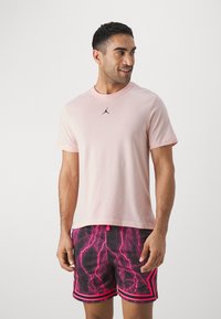 Jordan TOP - Sports T-shirts - legend pink/black