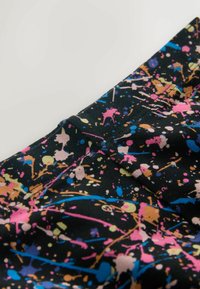 Unausgewählt, black splat