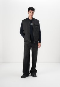 Guess Jeans Liemenė - jet black