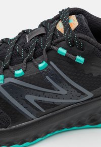 New Balance FRESH FOAM GAROÉ - Trail running shoes - black