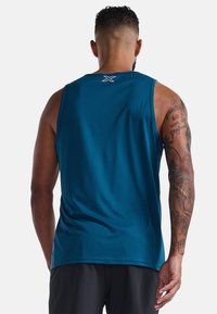 2XU AERO  - Top - majol silver reflective