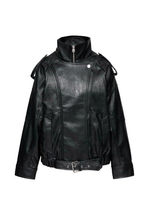 Czarna skórzana kurtka z wysokim kołnierzem na zamek błyskawiczny, paskami na ramionach, przednimi kieszeniami i regulowanym paskiem w talii z metalową klamrą.