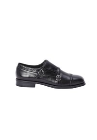Chaussure en cuir noir avec deux accents de boucle, une couture décorative en haut et un bout arrondi. La semelle est plate et légèrement texturée.