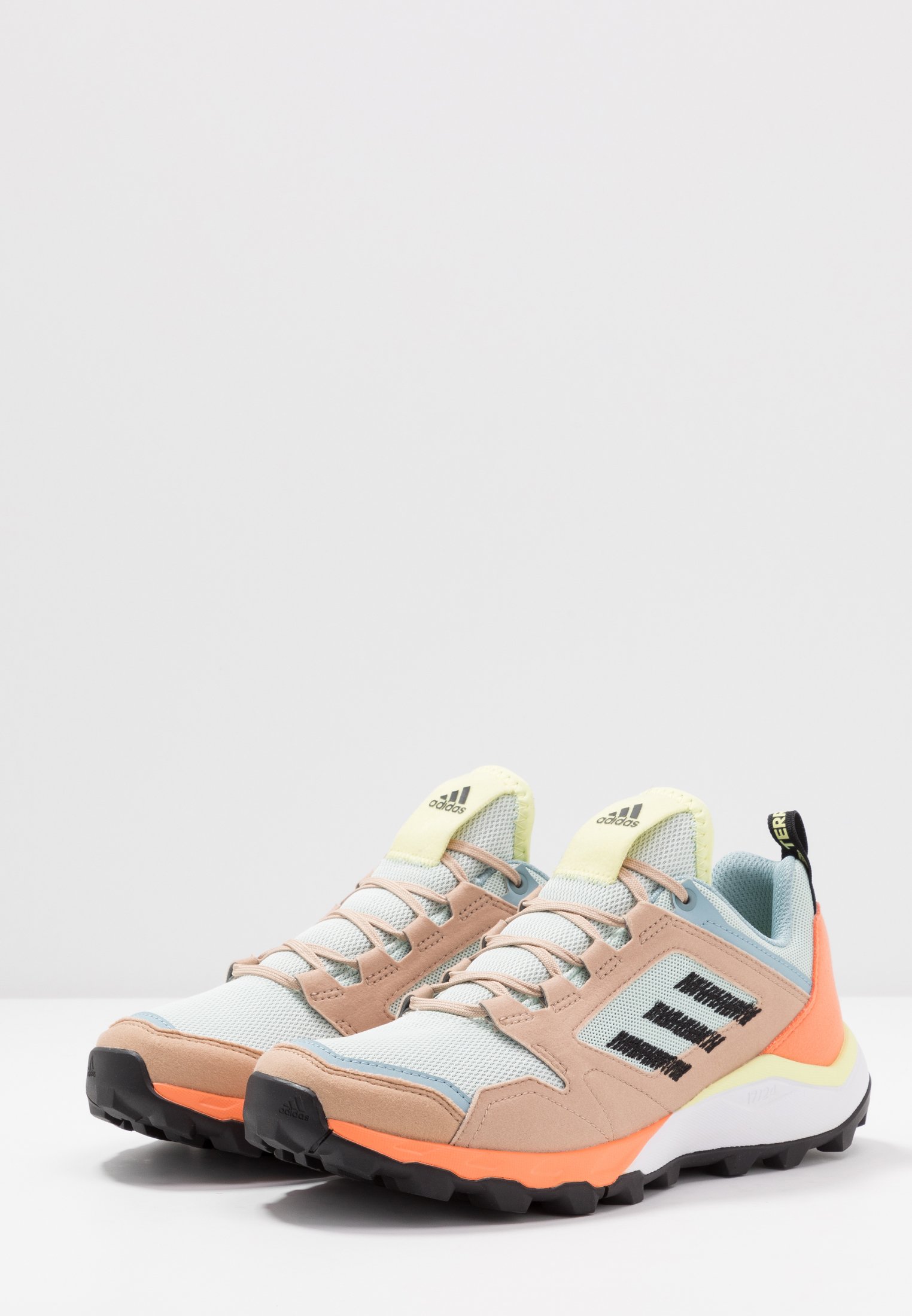 TERREX AGRAVIC TR UB Zapatillas de trail running dash greencore blackpale nude TERREX AGRAVIC TR UB Zapatillas de trail running dash greencore blackpale nude
