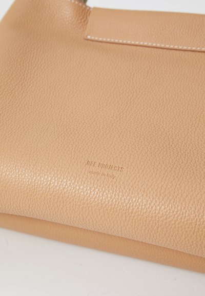 Ree Projects ELIEZE - Bolso de mano - clay