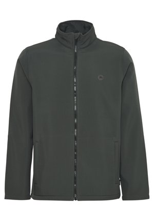 Temno zelen softshell jakna z visokim ovratnikom, sprednjim zadrgo, stranskimi žepi in majhnim logotipom na levem prsnem delu. Gladka tekstura.