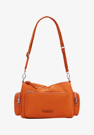 Borsa a spalla arancione in nylon con tracolla regolabile, diversi scomparti con zip e dettaglio logo. Texture liscia e forma arrotondata.
