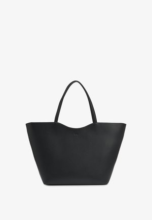 Sort læder-tote taske med dobbelte skulderremme og en let buet topkant, designet til daglig brug og rummelig transport.