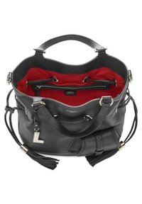 Sac à main en cuir noir avec un intérieur rouge, comportant deux poignées, un compartiment zippé et des glands décoratifs. Extérieur texturé et accents métalliques.