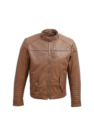 Veste en cuir marron avec un col montant, fermeture éclair à l'avant, deux poches poitrine et des détails côtelés sur les manches. Texture lisse et design ajusté.