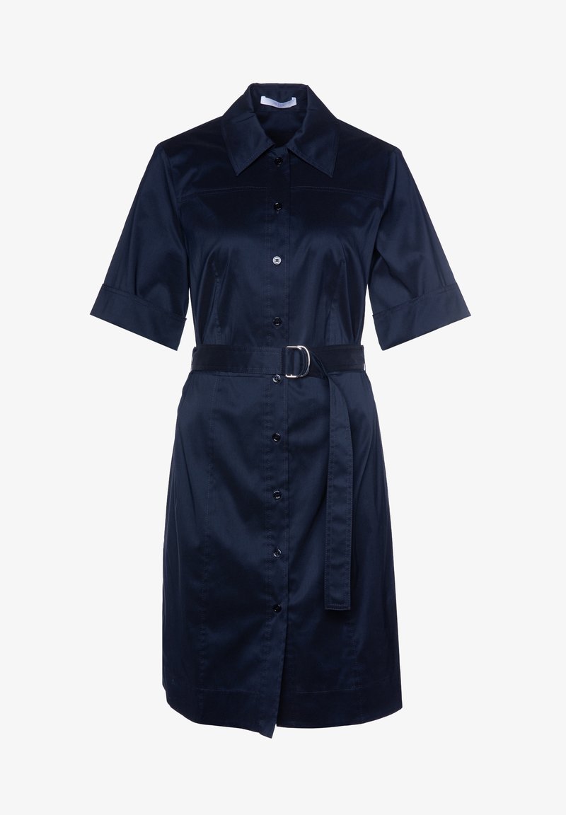 Abito camicia blu navy realizzato in tessuto morbido, caratterizzato da una chiusura con bottoni sul davanti, maniche corte e una vita con cintura per una vestibilità regolabile.