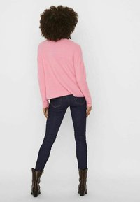 Vero Moda VMCREWLEFILE V-NECK  NOOS - Džemperis - rosebloom