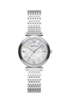 Silberne Emporio Armani Armbanduhr mit Metallgliedarmband, rundem weißen Perlmuttzifferblatt, Kristall-Stundenmarkierungen und drei silbernen Zeigern.