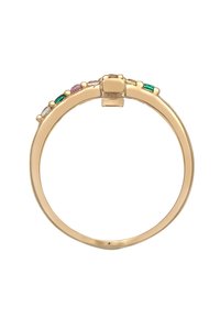 Bague en or avec un anneau lisse orné de pierres précieuses variées en violet, vert et transparent, disposées le long d'un côté de l'anneau.