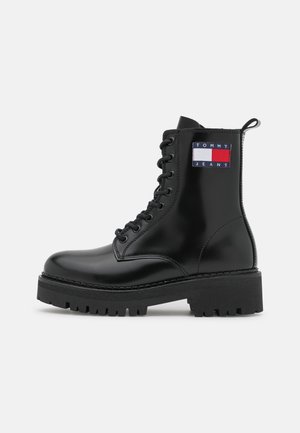 Stivaletti con plateau - black