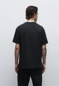 Henry Tiger TRUE BLANKS - CONTEMPORARY BOXY - Jednoduché tričko - black