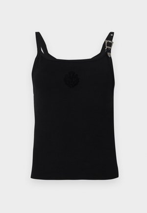Zwarte geribbelde tanktop met brede banden, voorzien van een gestructureerd embleem in het midden en een decoratieve metalen gesp op de linkerband.