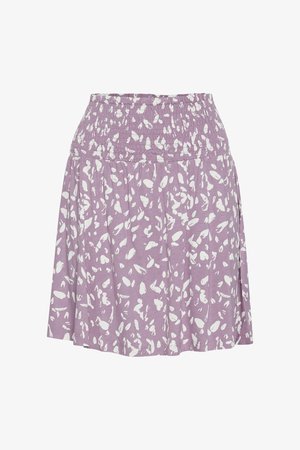 Lila Rock mit weißem abstraktem Muster, ausgestattet mit einem gerafften Taillenbund und einem fließenden Design. Hergestellt aus leichtem Stoff.